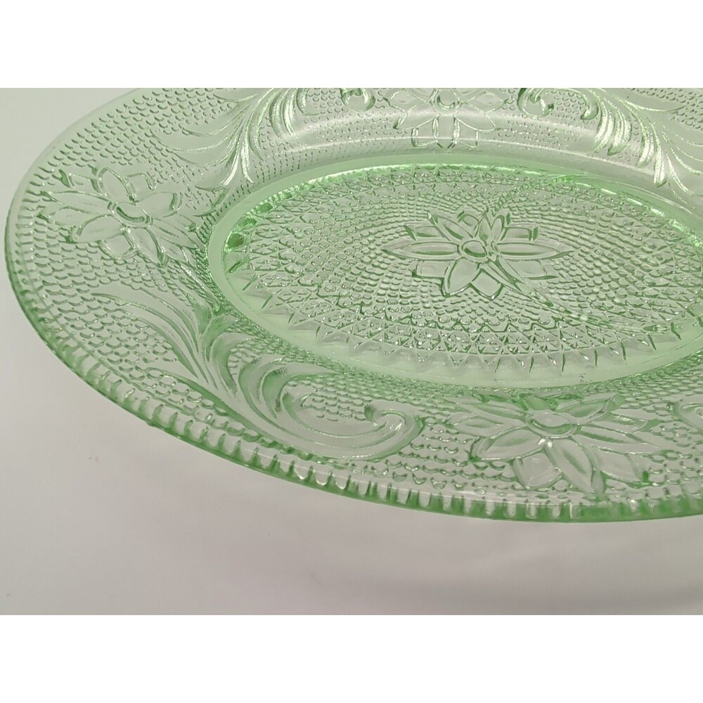 Vintage Pressed Tiara Indiana Chantilly Green Glass Snack Plate - Picture 6 of 6
